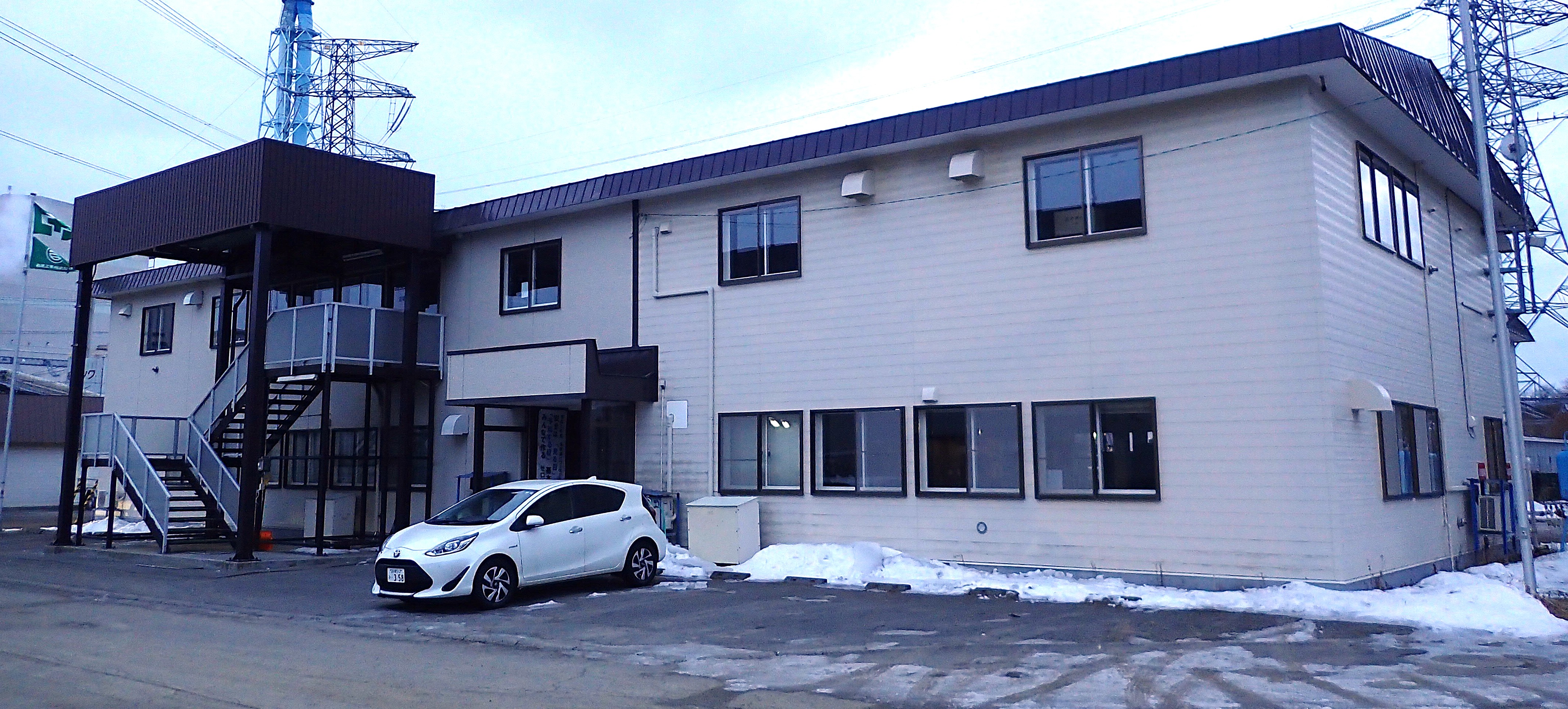 こちらが勤務していただく苫東厚真事業所の外観です。