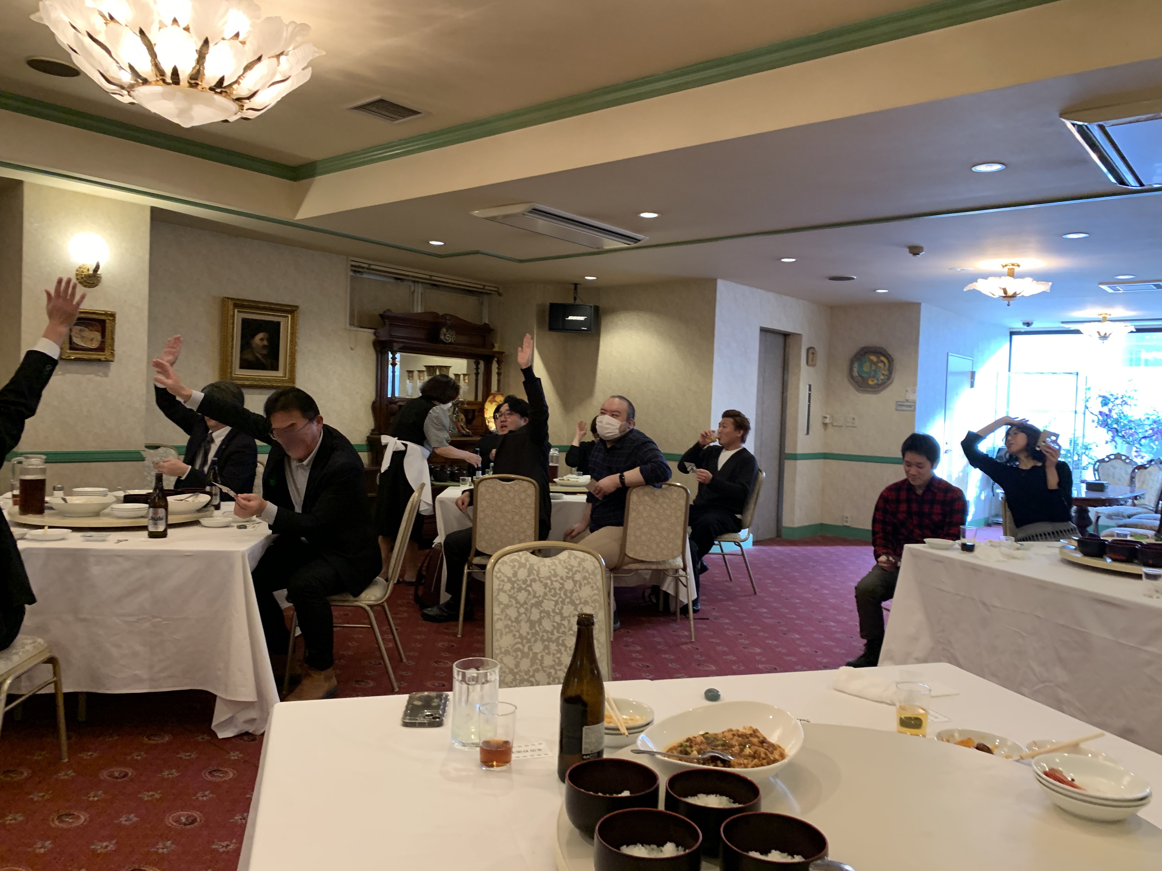 こちらは2025年12月に開催した、懇親会での一コマです。