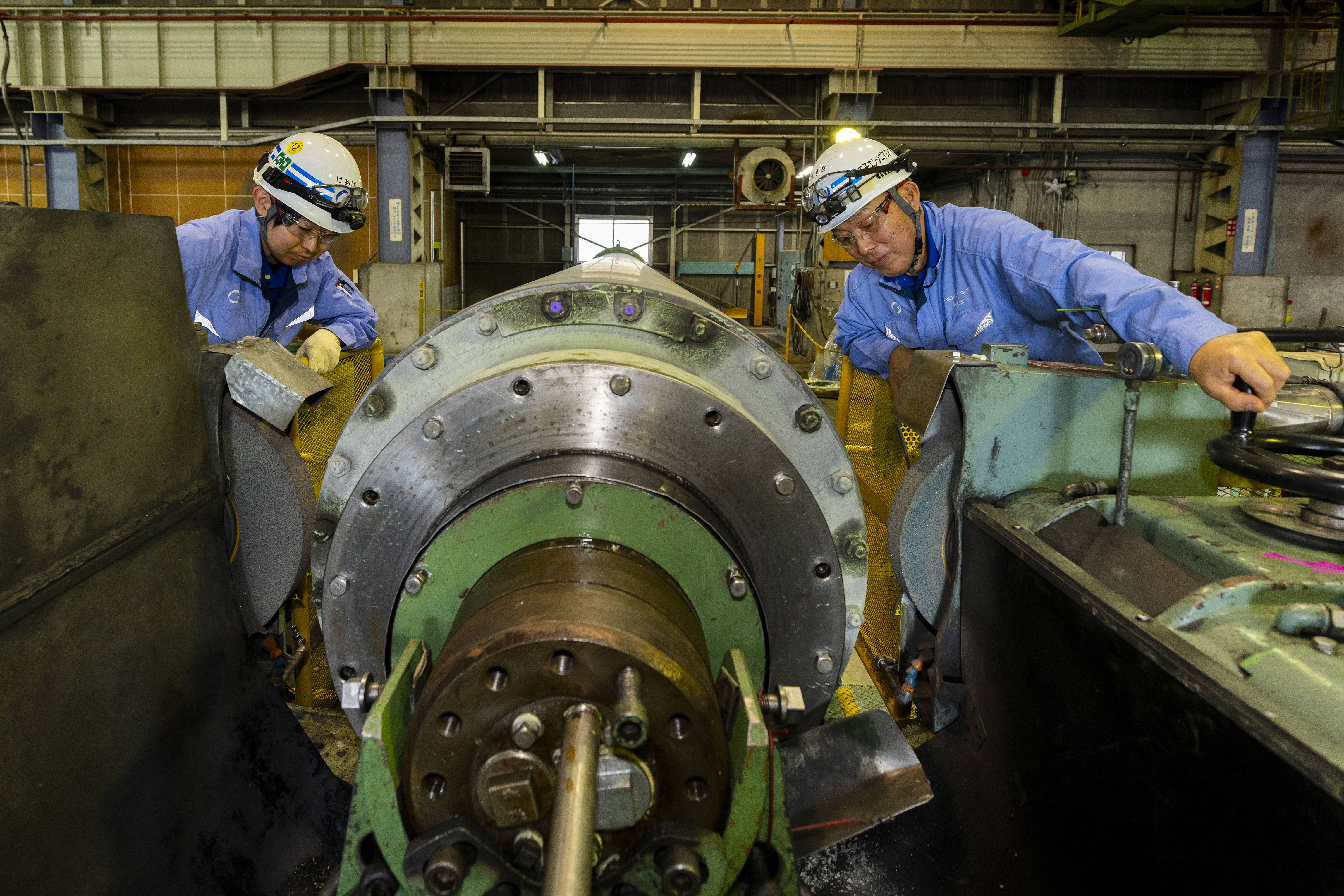 ロール研磨（機械加工）作業