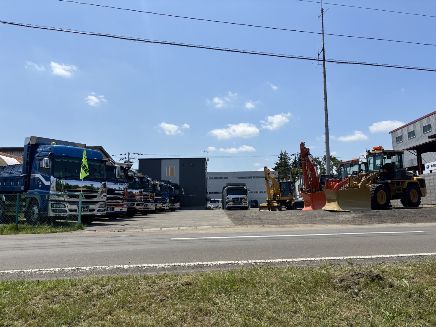 ＜ウチの所長のここがすごい！＞
役職や年齢に関係なく、皆が同じ目線で一丸となって仕事に取り組んでいます。そのためスタッフ同士が尊敬しあって仕事をしています。オープンで対等なコミュニケーションを重視！