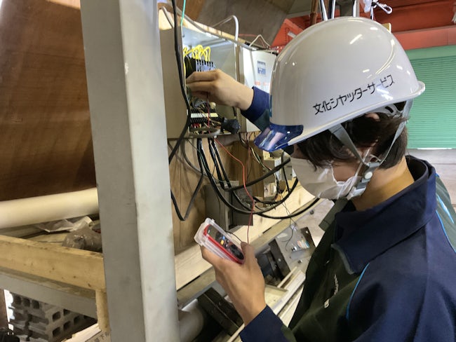 <前職は様々>
電気工事での作業員、靴屋、電気屋の接客・販売、建設現場の作業員など、当社で働くスタッフの前職は様々。いままでの経験が無駄になることなんてありません。ぜひあなたの経験を活かしてください。