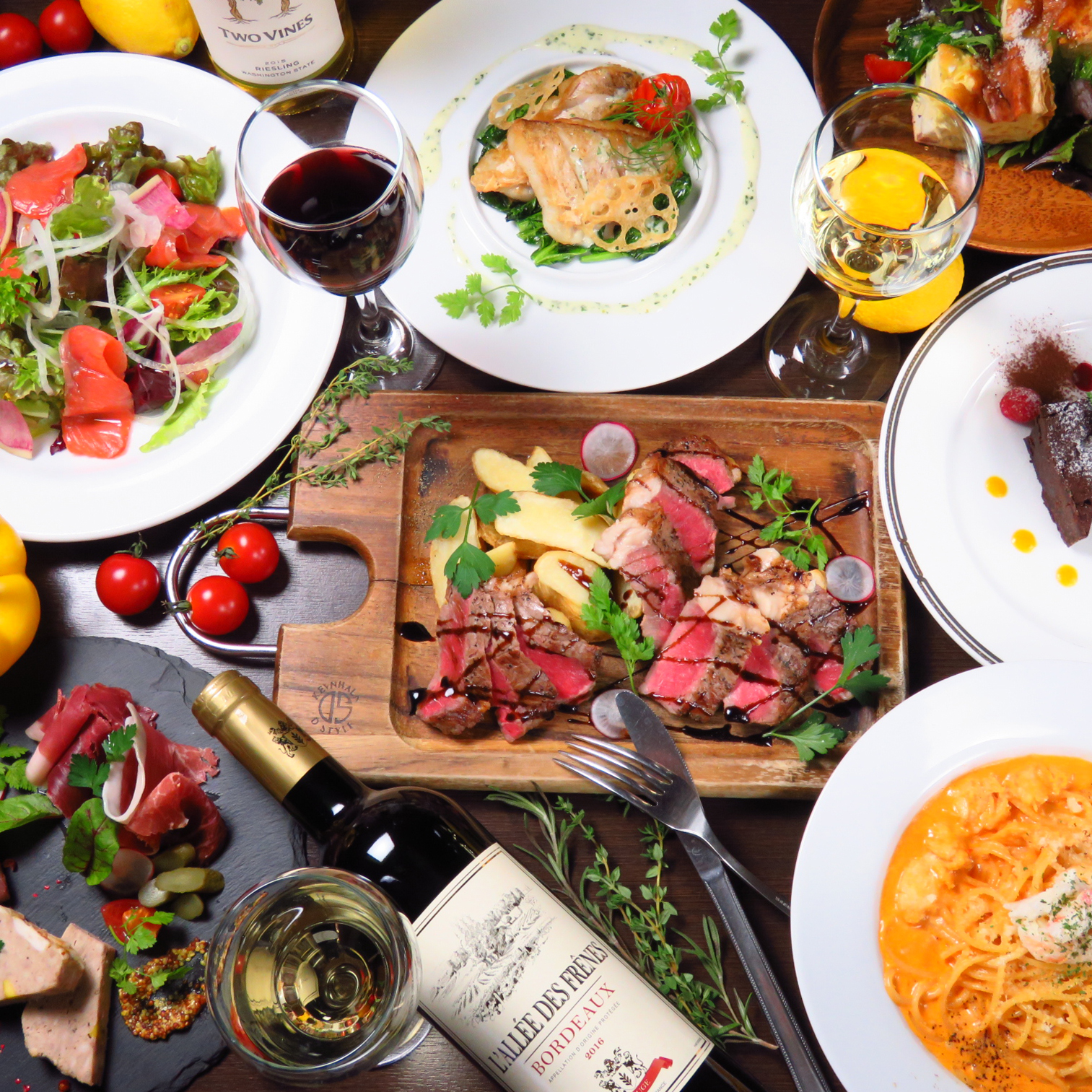 社員は現在4名。アルバイトから社員になったスタッフもおり、フレンドリーな社員が多いこともあって雰囲気は良好です。外国人スタッフもいます。