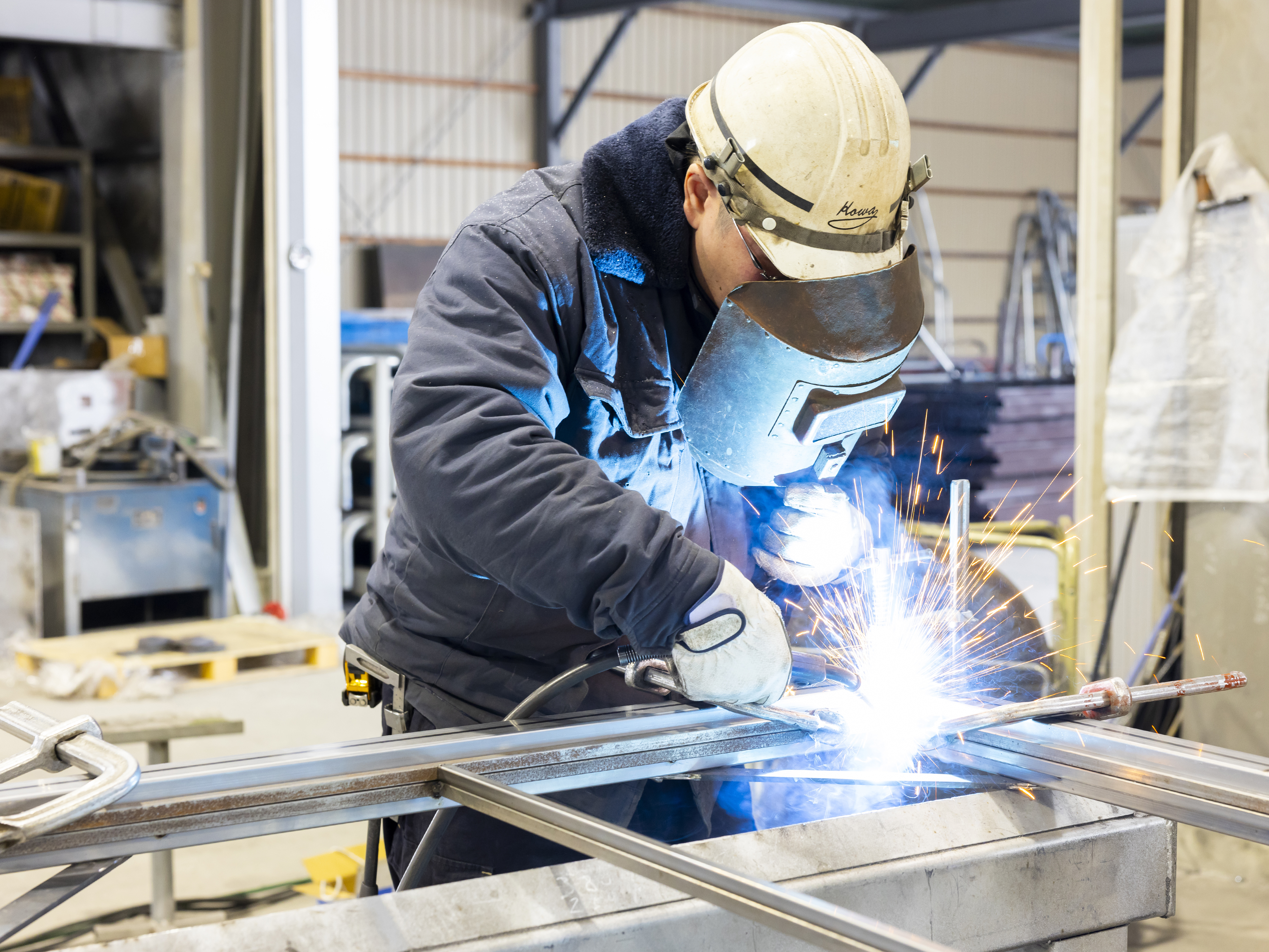 経験を積めば積むほど給与・待遇面でしっかり反映されていきます。当然、経験者は前職給も考慮されます。
家族持ちの方もしっかり家族を養える収入を得られますのでご安心ください。