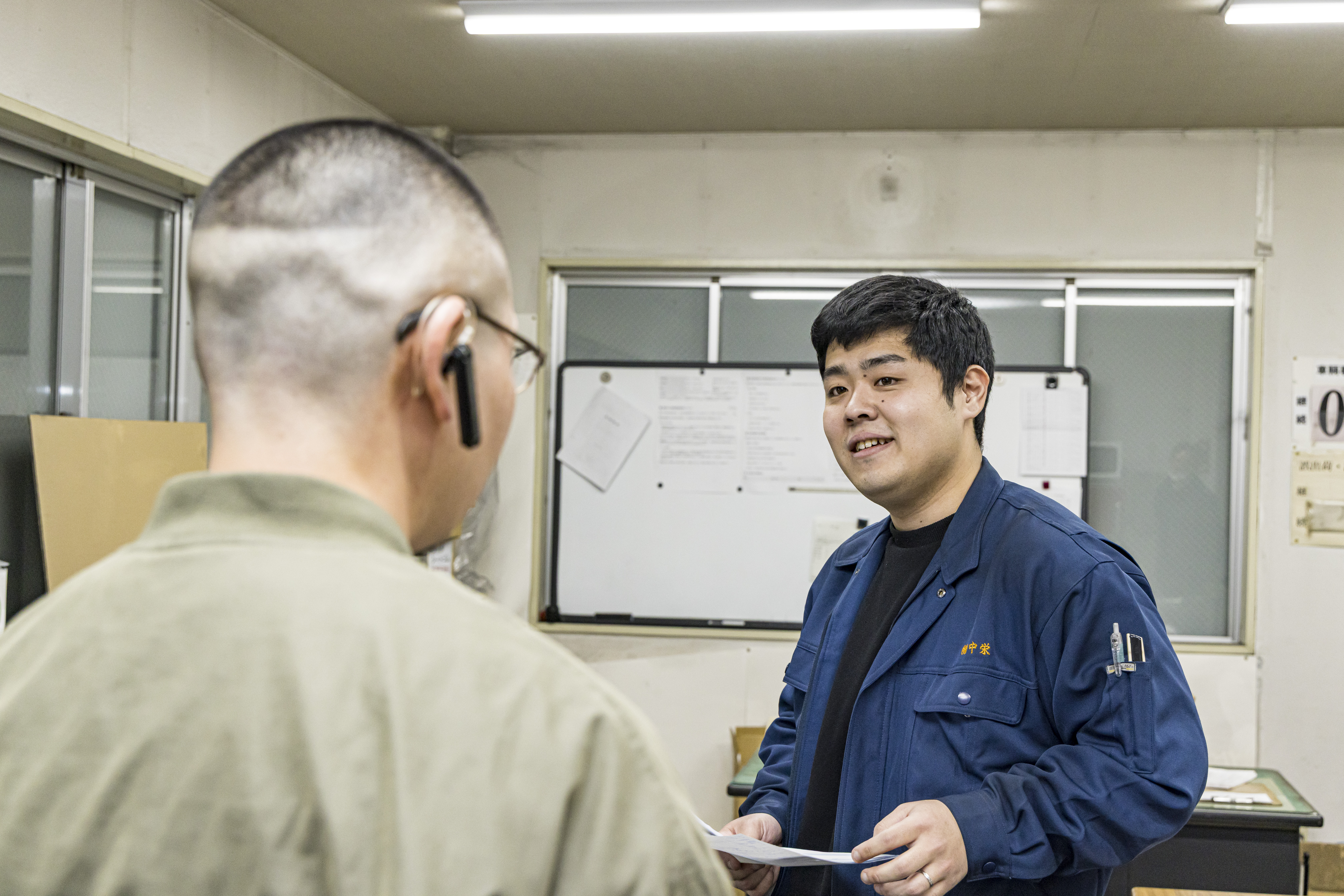 【子育て世代に優しい職場】
「子どもが熱を出した」という急なトラブル時も、半日休みなどで柔軟に対応。嫌な顔をされることはありません。「お互い様」で業務を代わり、誰かが抜けても回る体制を構築しています。