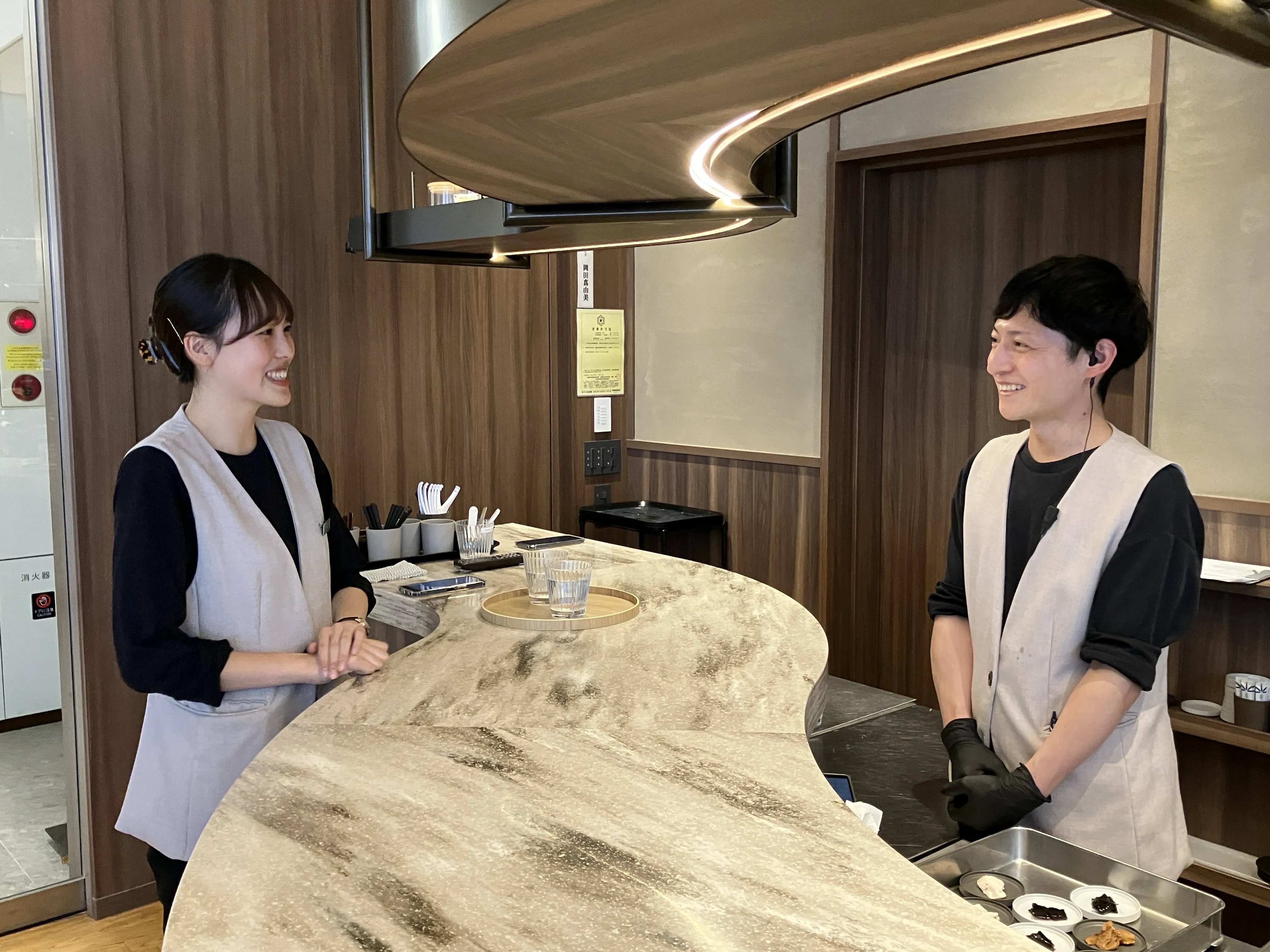 何気なく立ち寄ったお客様がリピーターになったり、次はご家族やご友人と訪れてくださったり。料理を通じて、人とのつながりが生まれる仕事です。「また来たい」と思っていただけるお店を、一緒につくりませんか。