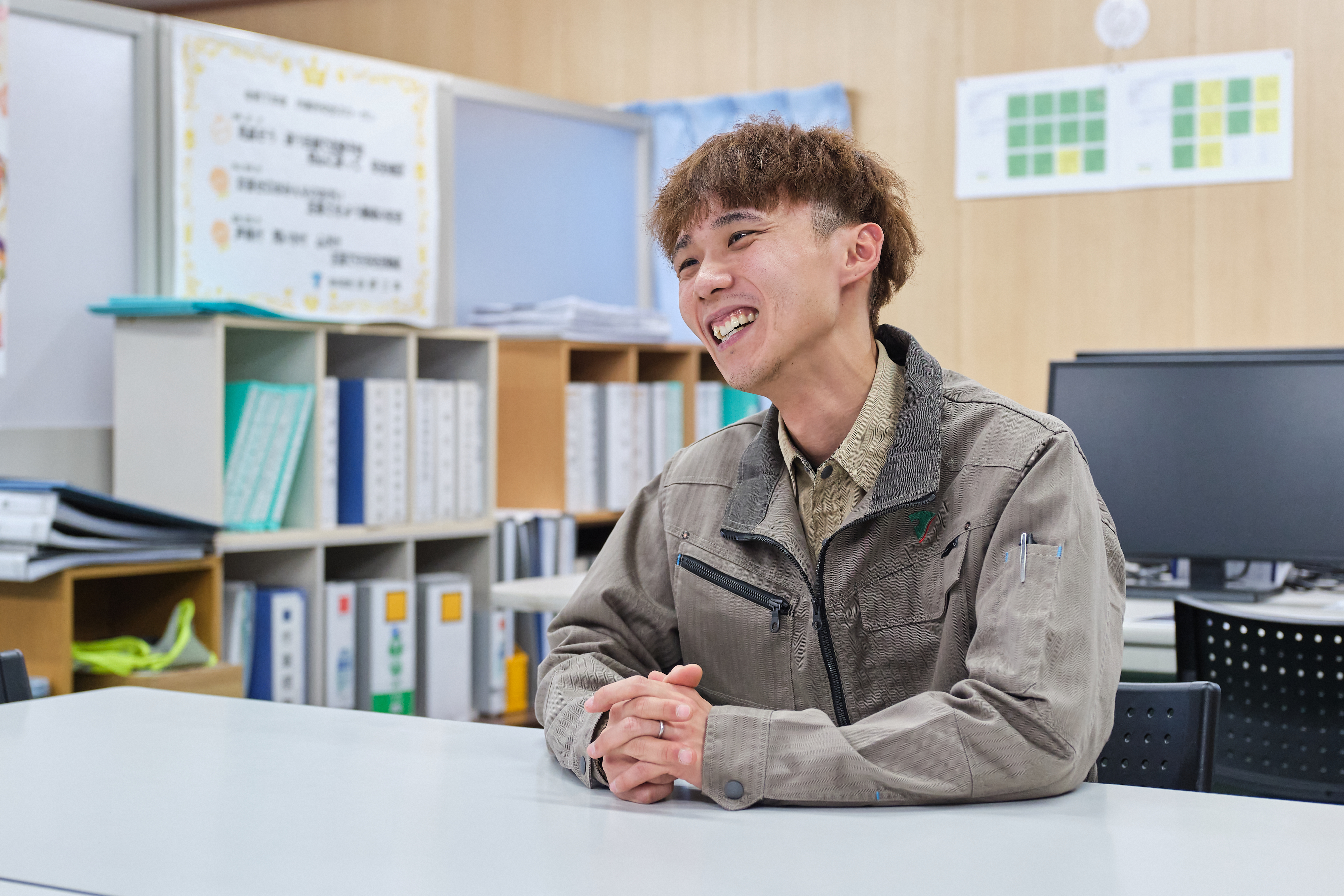 前職は工場勤務です。職場の雰囲気や待遇に魅力を感じ入社し、プライベートの時間も確保できるようになりました。覚えることも多いですが、工事が完成した時のやりがいや達成感は大きく、成長を実感できる仕事です。