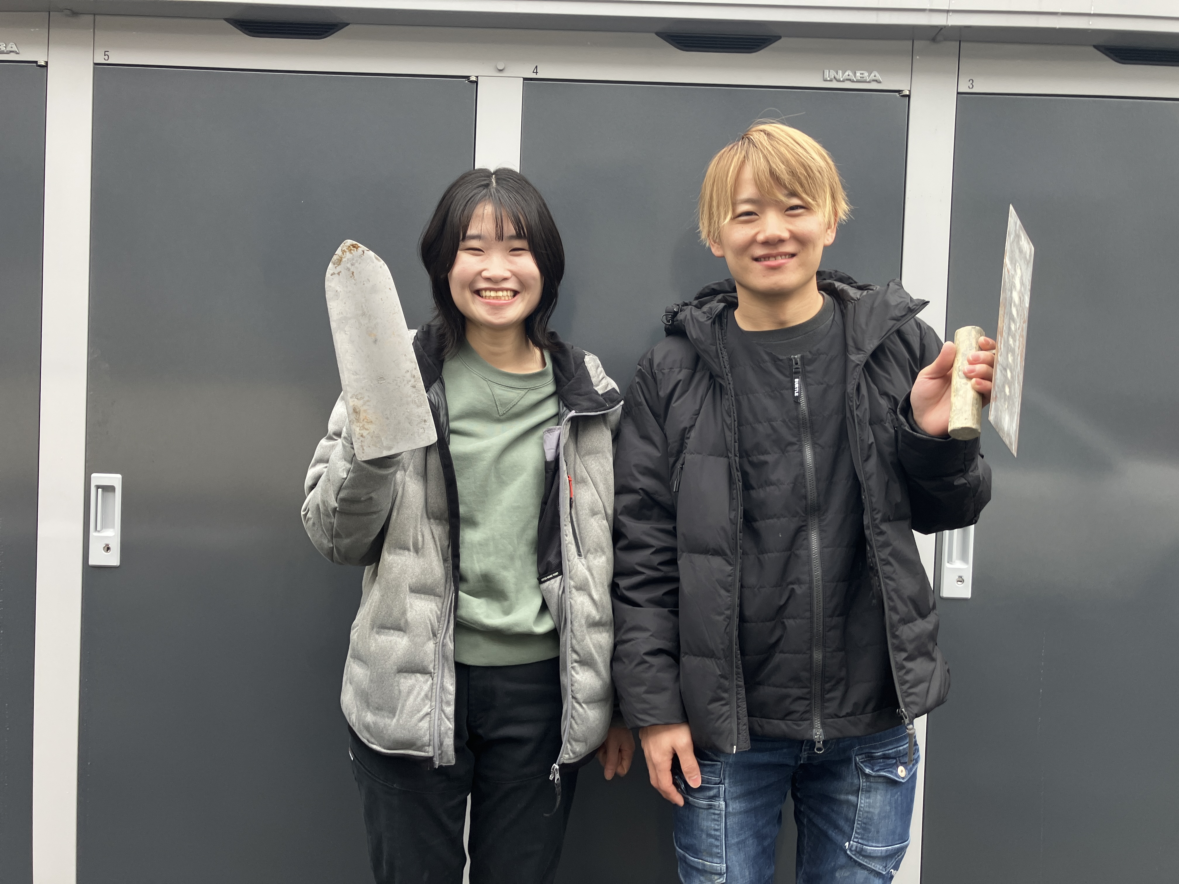 左：木村さん（30歳／入社3年目／オフィスワークや美装などの経験）、右：佐藤さん（31歳／入社2年目／カフェなどの飲食や接客業をメインとしながら、過去には土木作業なども経験）